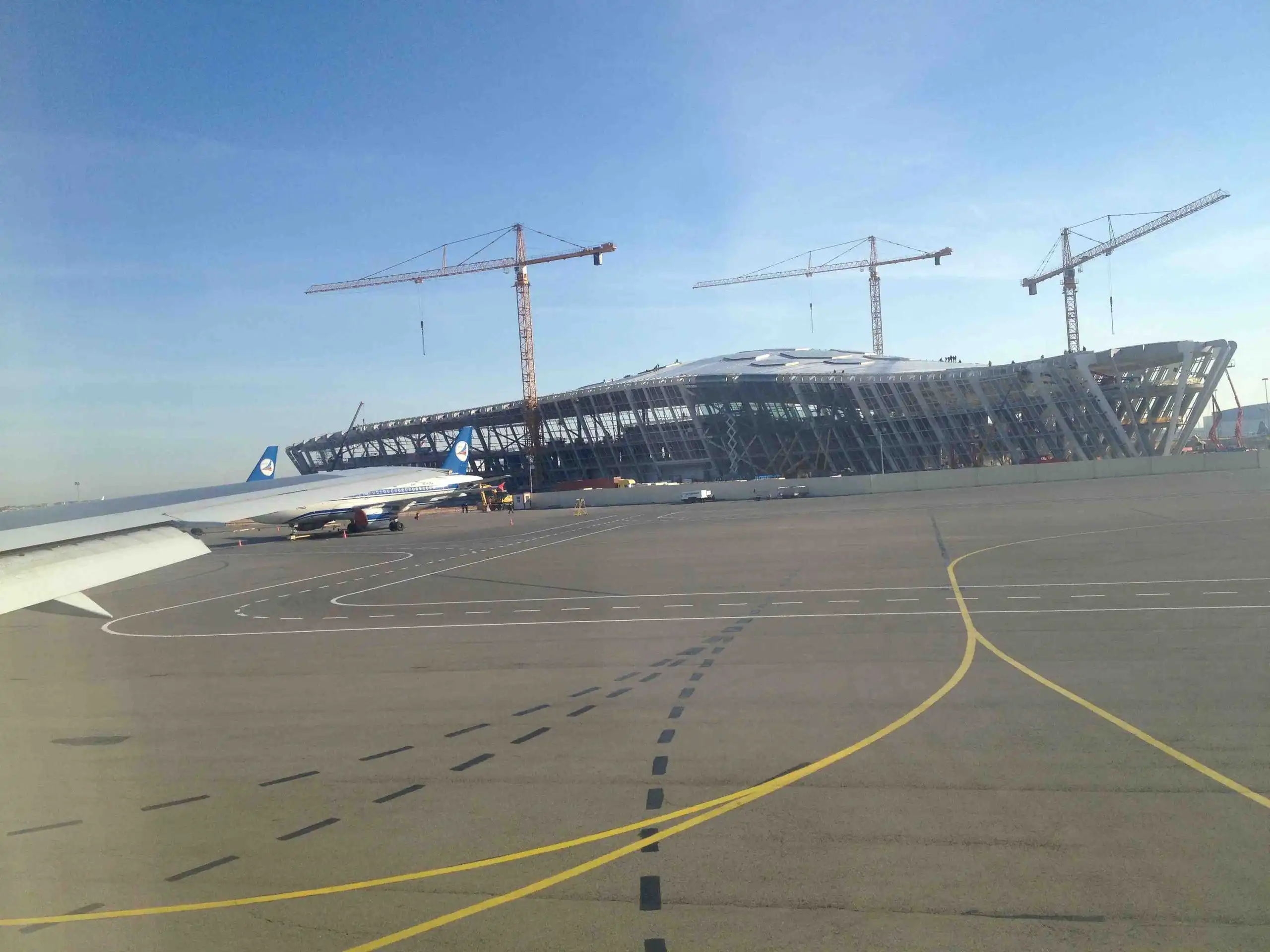 haydar-aliyev-airport-4.webp