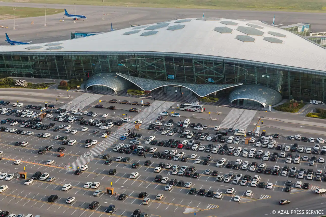 haydar-aliyev-airport-7.webp