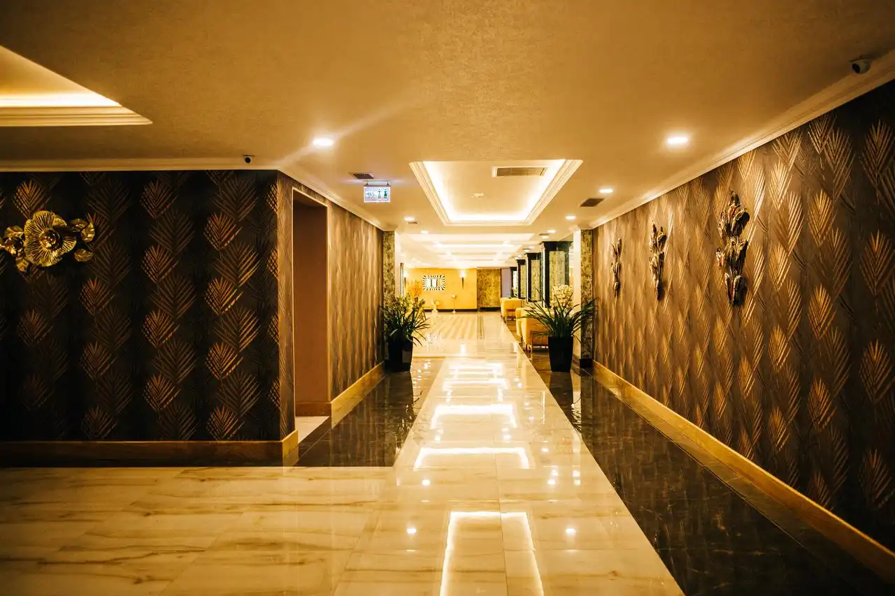 rich-hotel-57.webp