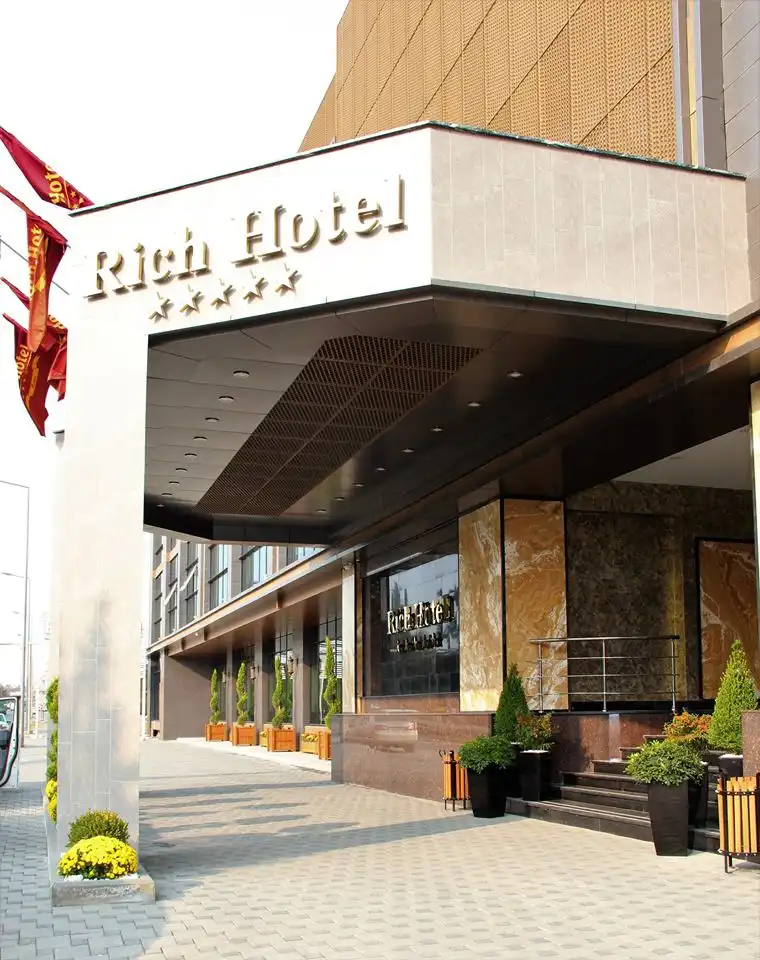 rich-hotel-76.webp